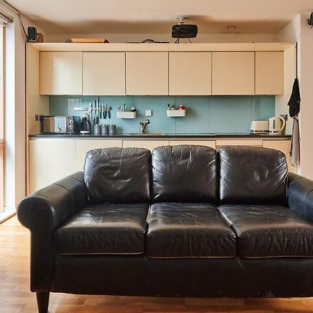 Bright 2 Bedroom Flat In Old Street With Balcony Лондон Екстер'єр фото