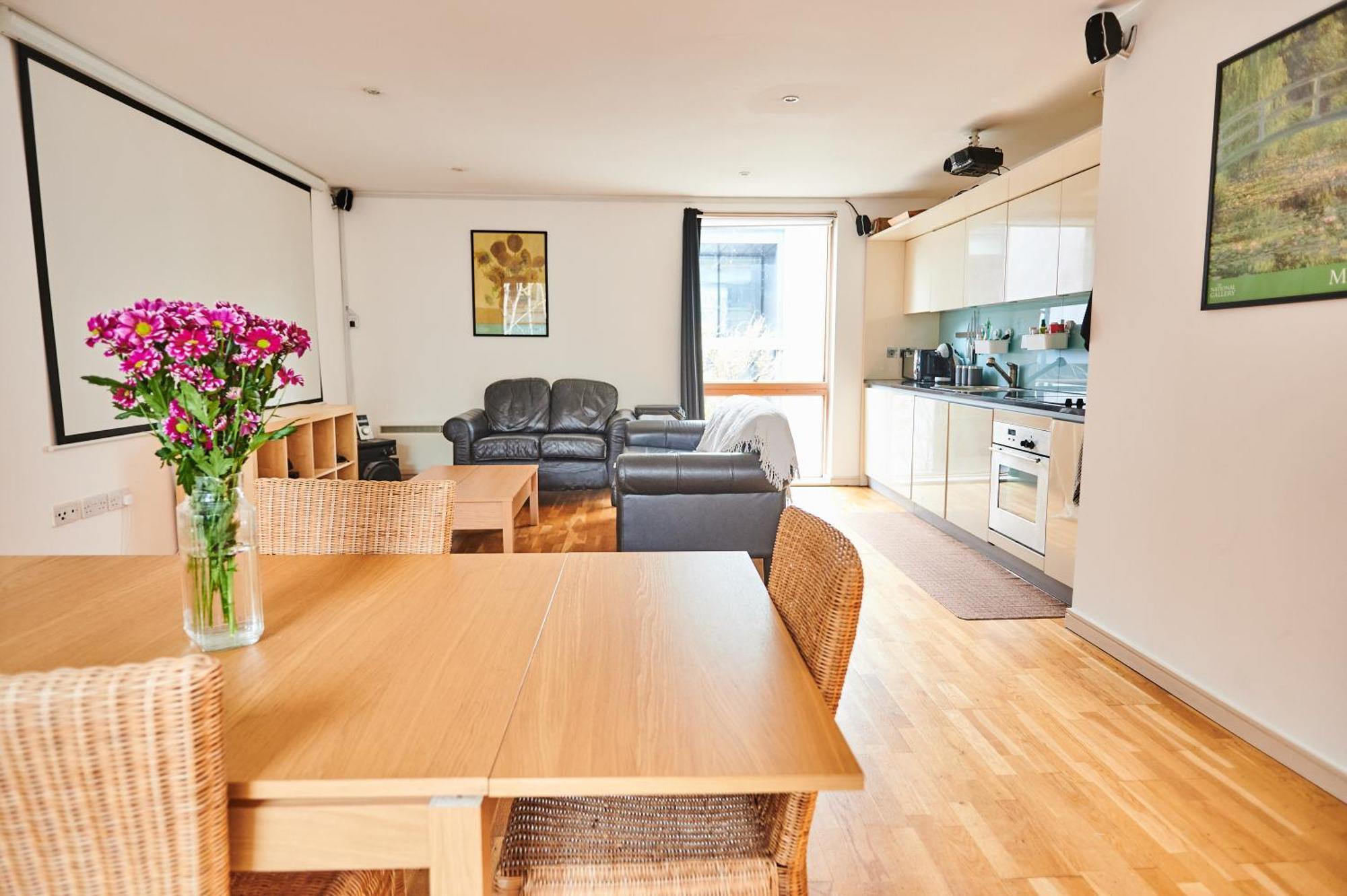Bright 2 Bedroom Flat In Old Street With Balcony Лондон Екстер'єр фото