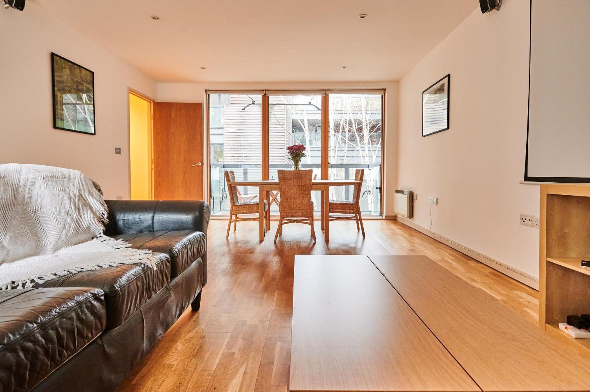 Bright 2 Bedroom Flat In Old Street With Balcony Лондон Екстер'єр фото