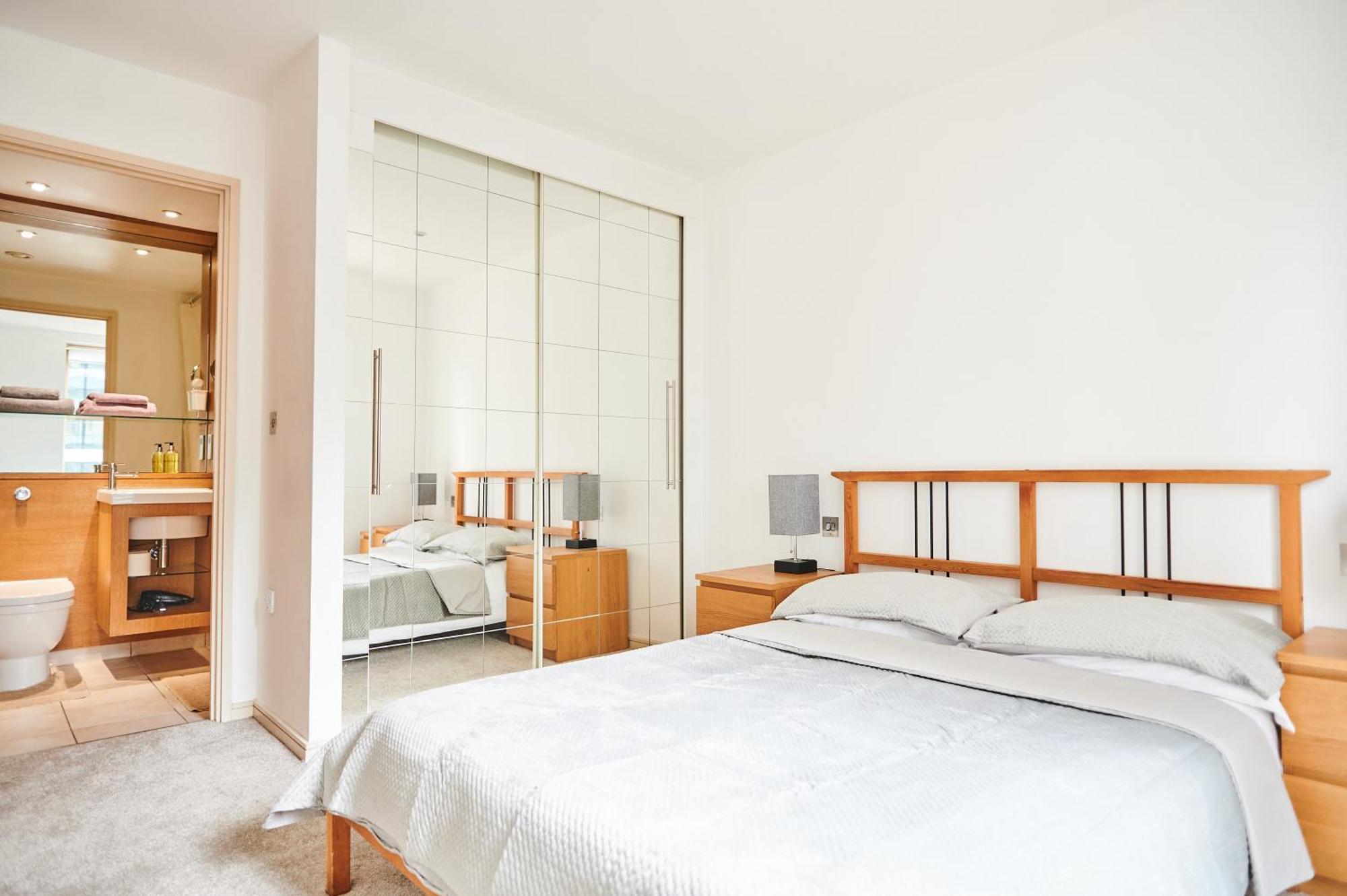 Bright 2 Bedroom Flat In Old Street With Balcony Лондон Екстер'єр фото