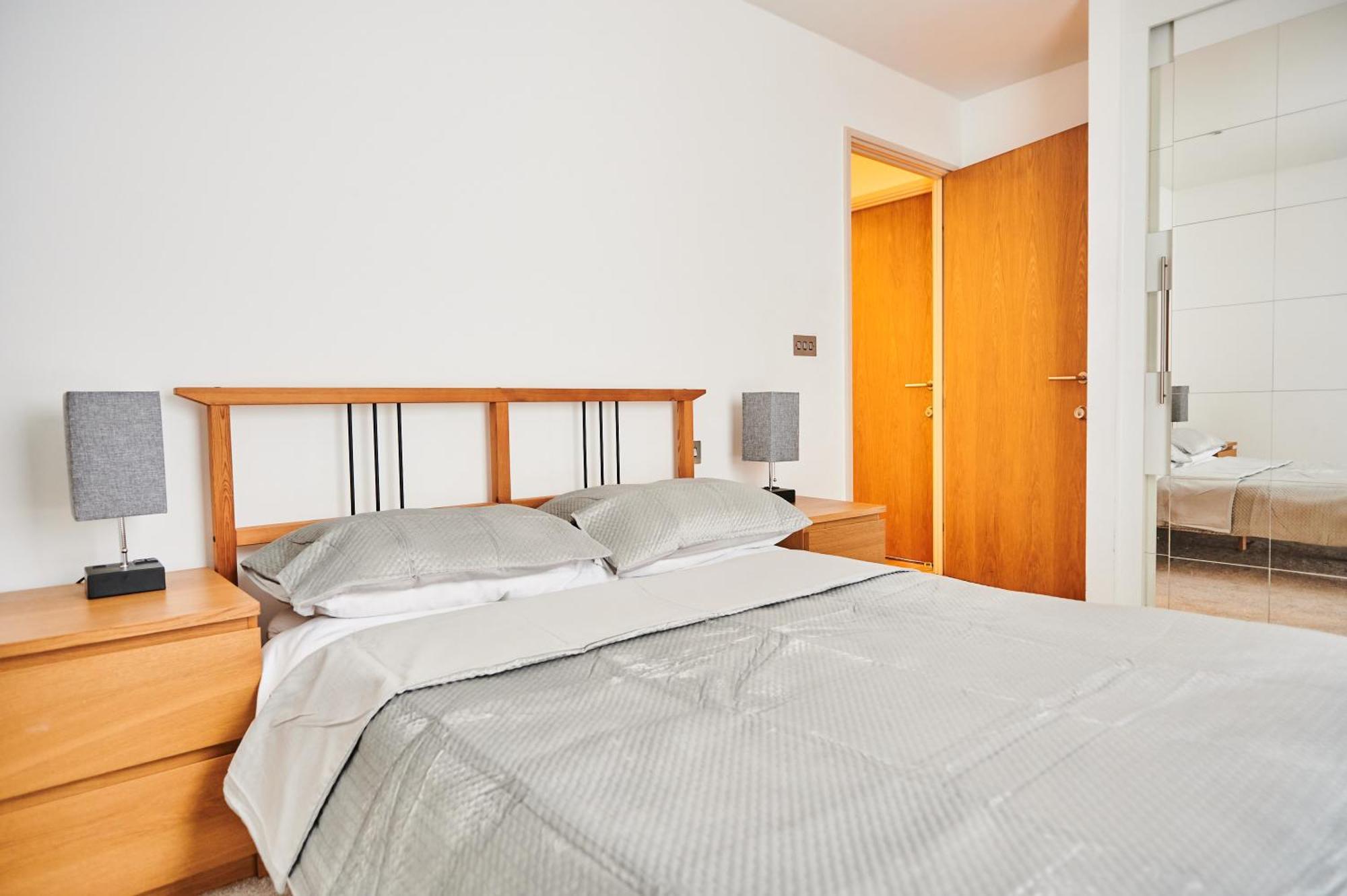 Bright 2 Bedroom Flat In Old Street With Balcony Лондон Екстер'єр фото